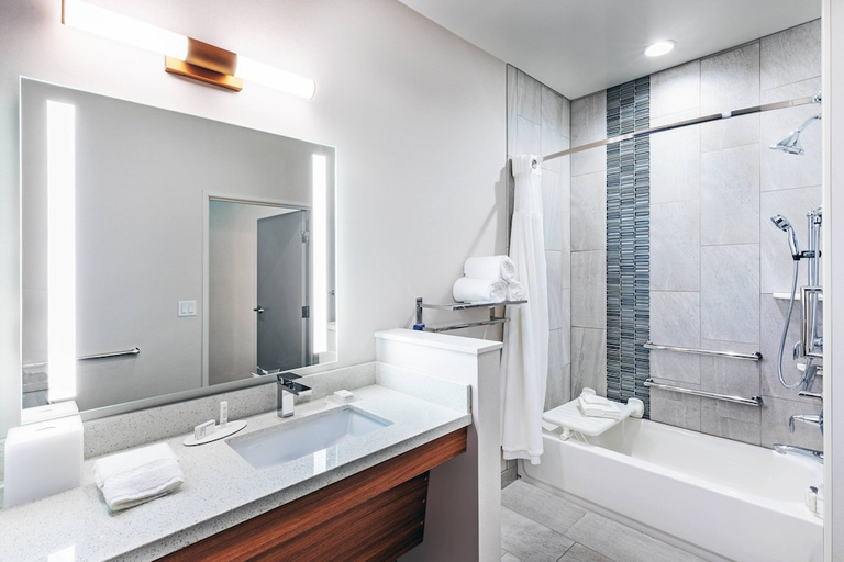 Bathroom 4, Fairfield Inn & Suites by Marriott Aberdeen, Brown