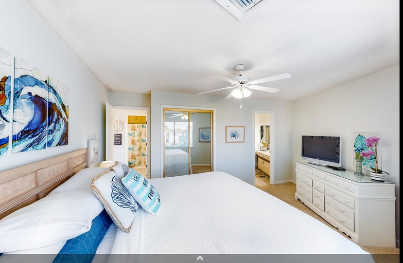 Bedroom 3, Crystal Village II, Unit 10B, Walton