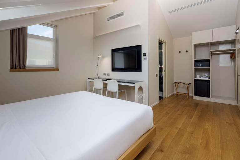 Bedroom 25