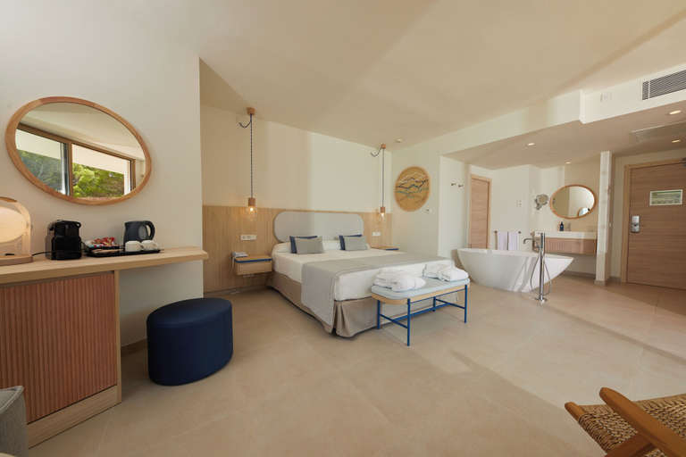 Bedroom 4, TUI BLUE Victoria Menorca, Baleares