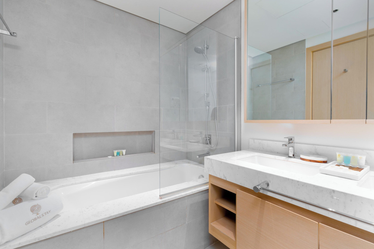 Bathroom 4, GLOBALSTAY. Creek Rise Tower 1 Elegant Apartment, Dubai
