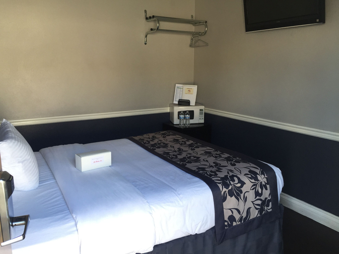 Bedroom 2, La Bonita Inn Motel, Los Angeles