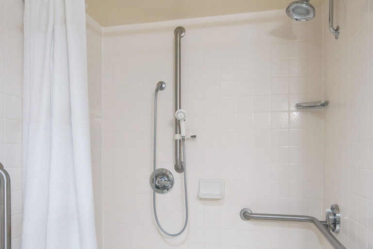 Bathroom 23