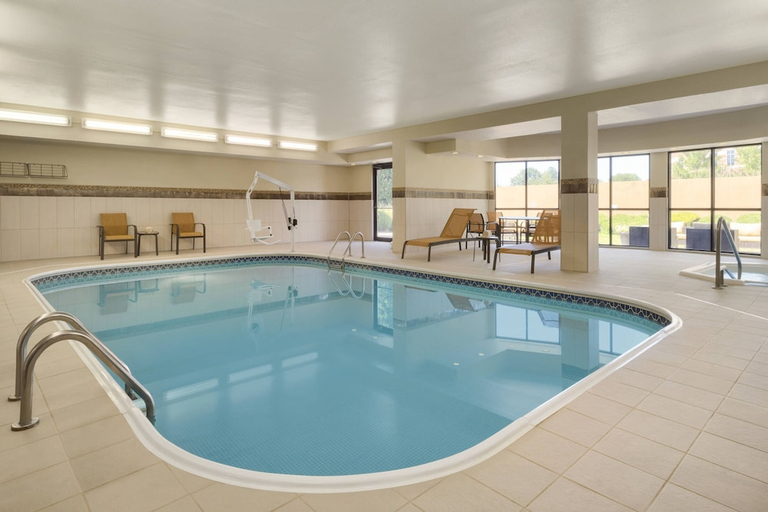 Sport & Beauty, Courtyard by Marriott Akron Fairlawn, Summit