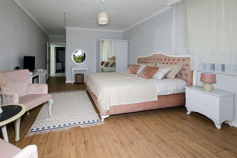 Room 5, Dusler Vadisi Kazdaglari, Edremit