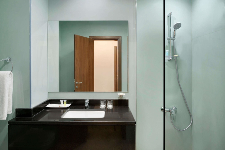 Bathroom 3, Ramada Encore by Wyndham Al Khobar Olaya, Al Khobar