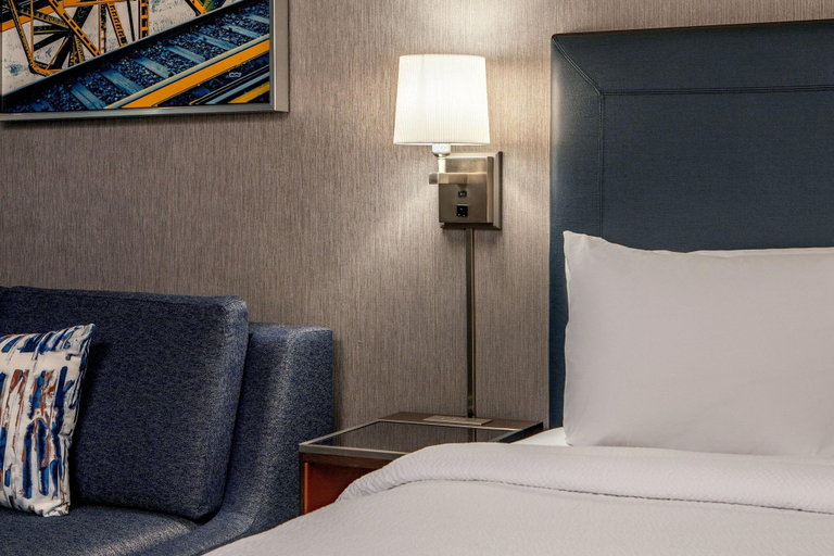 Bedroom 4, Courtyard by Marriott Boston Billerica/Bedford, Middlesex