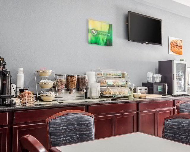 Food & Drinks 4, Quality Inn & Suites Altoona - des Moines, Polk