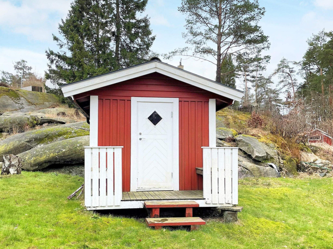 Exterior 2, 4 Star Holiday Home in Hakenaset, Tjörn
