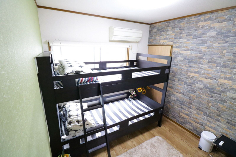 Others 5, Maru House, Osaka