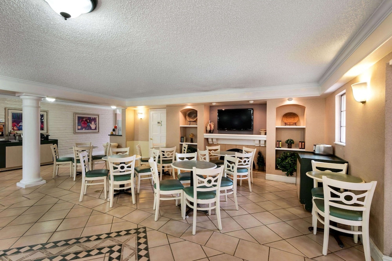 Food & Drinks 4, La Quinta Inn by Wyndham Albuquerque Northeast, Bernalillo