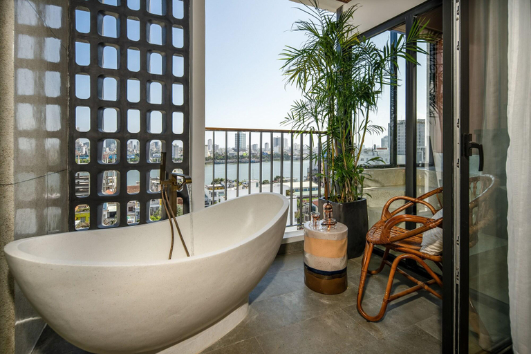 Bathroom 4, Seahorse Office and Hotel, Da Nang