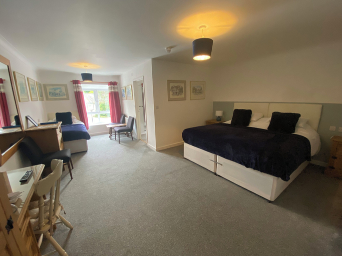 Others 5, Parrett Hotel, Dorset