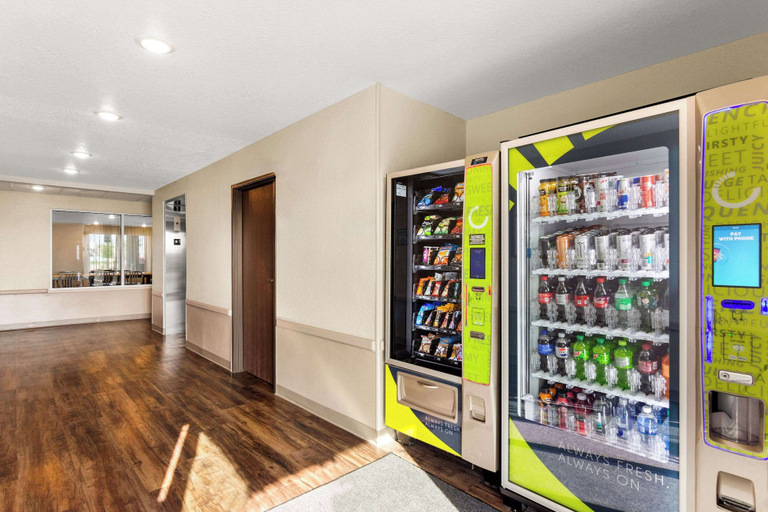 Food & Drinks 5, WoodSpring Suites Port St. Lucie, Saint Lucie