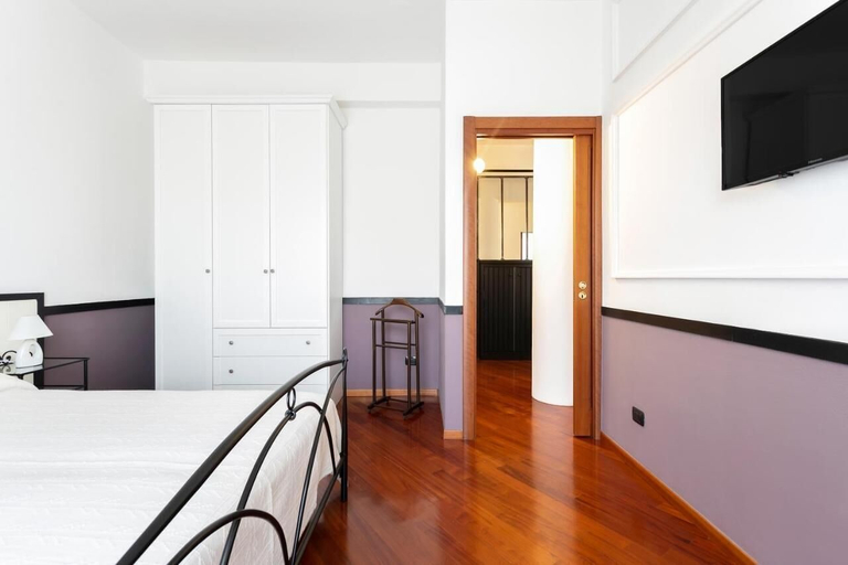 Others 5, MyHomeInComo - Santa Chiara Apartment, Como