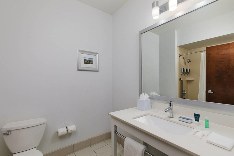 Bathroom 5, Four Points By Sheraton Portland East, Multnomah