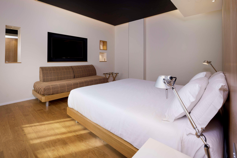 Bedroom 23