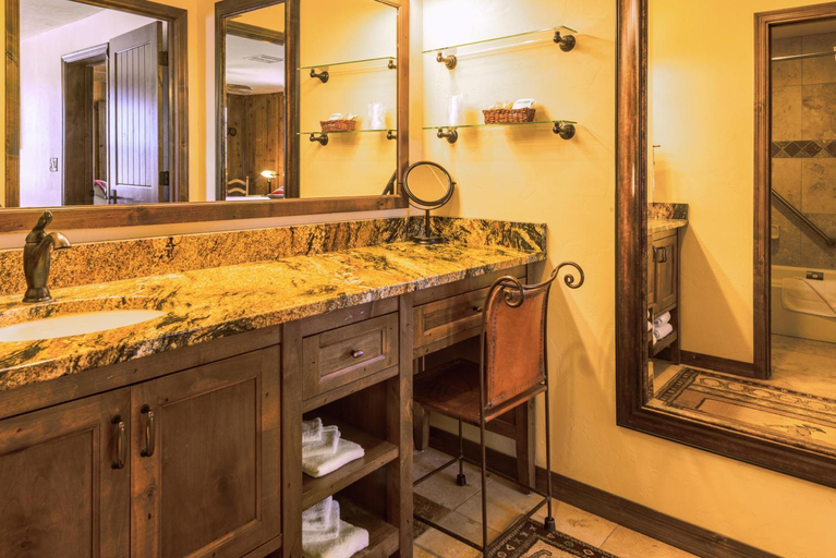 Bathroom, White Stallion Ranch, Pima