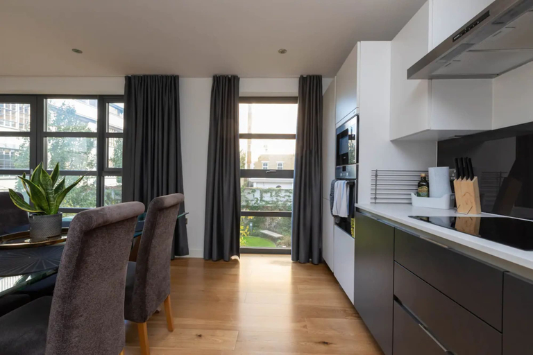 Others 5, Central and Modern 1 Bedroom Flat in Bermondsey, London