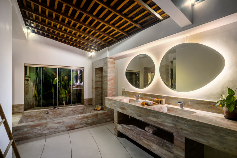 Bathroom 7