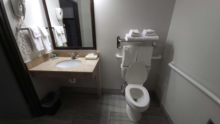 Bathroom 13