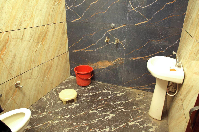 Bathroom 4, The Brighton Hotel, Sirmaur
