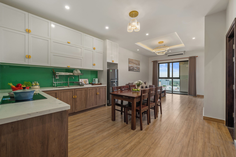 Dining Room 9