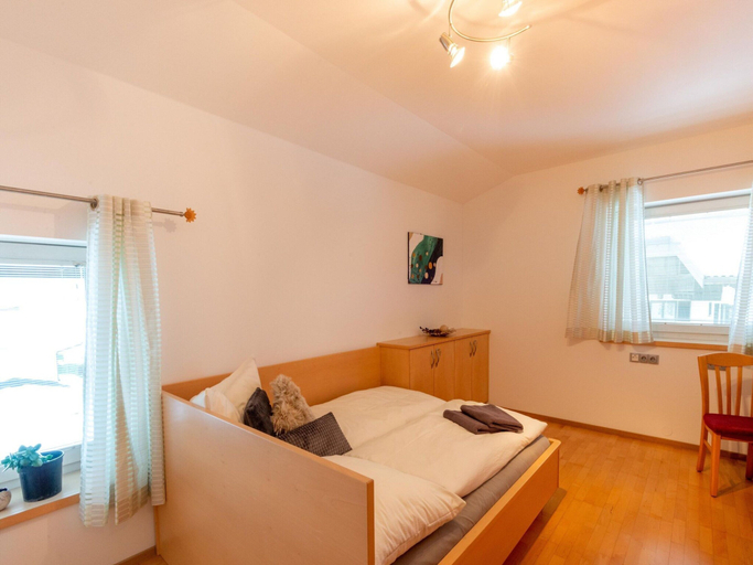 Bedroom 4, Apartment in Niedernsill Near Ski Slopes, Zell am See