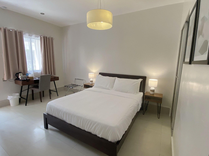 Bedroom 3, Ocean Safari Suites, Moalboal