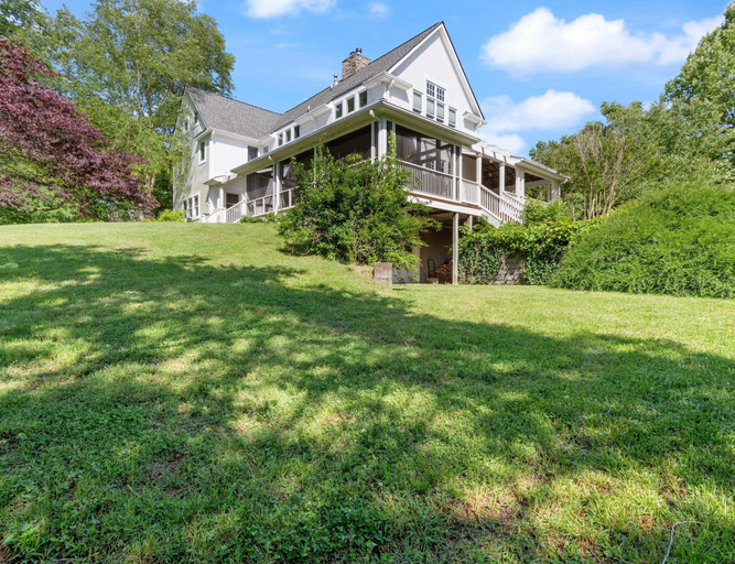 Exterior & Views 2, Beautiful Home on a Quiet Lot, Sleeps 14, Treehouse & Game Room!, Williamson