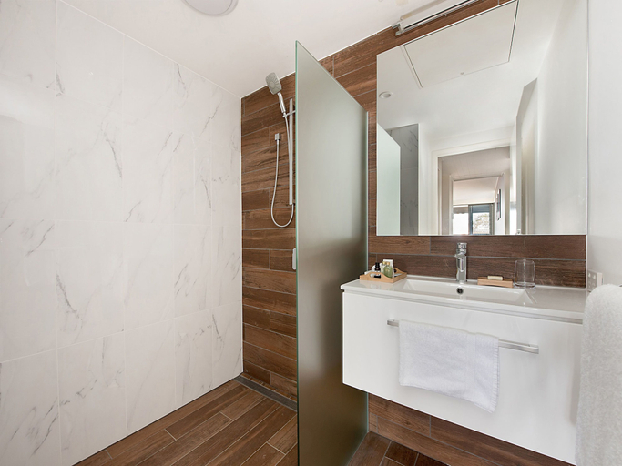 Bathroom 3, Altitude on Montville, Maroochy