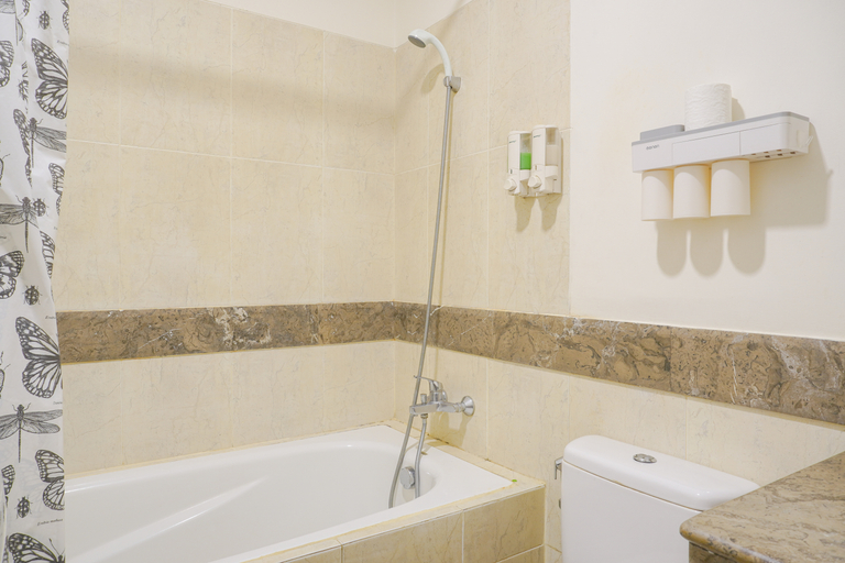 Bathroom 3, Comfort and Simply Look 1BR at Bellezza Apartment By Travelio, Jakarta Selatan