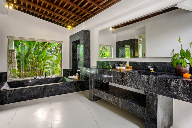 Bathroom 8