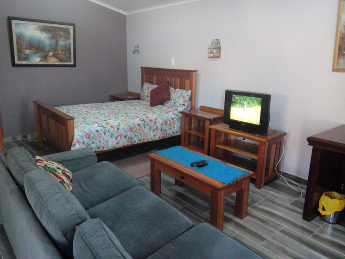 Others 2, Otentik guesthouse, Mbabane East
