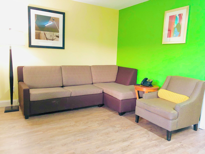 Others 4, Classic Suites, Bradley