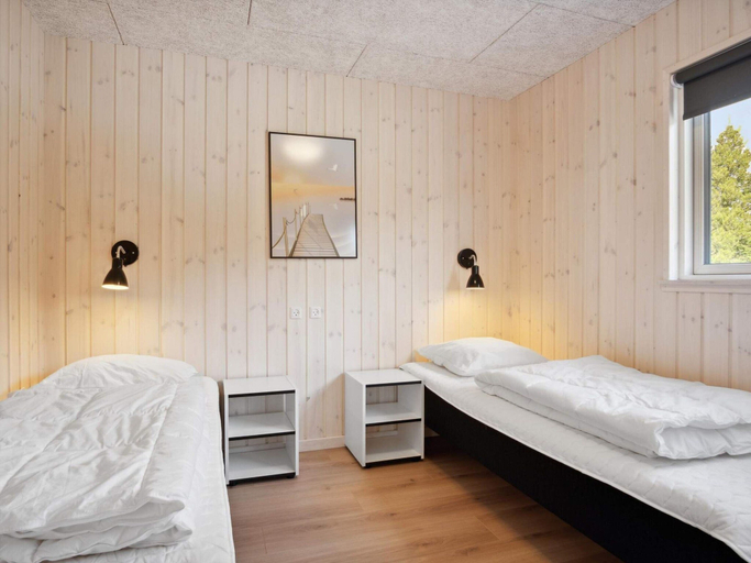 Bedroom 2, 5 Star Holiday Home in Norre Nebel, Varde