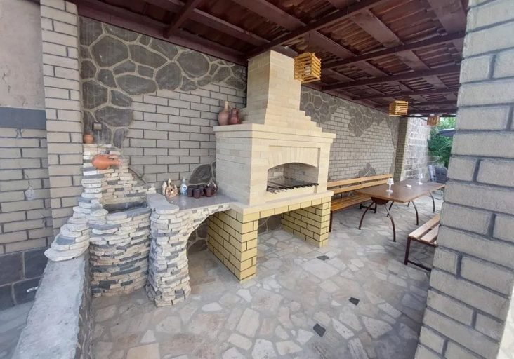Others 5, Motel Gavar