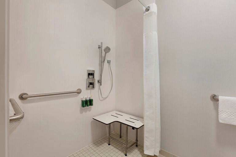 Bathroom, Courtyard by Marriott Somerset, Pulaski