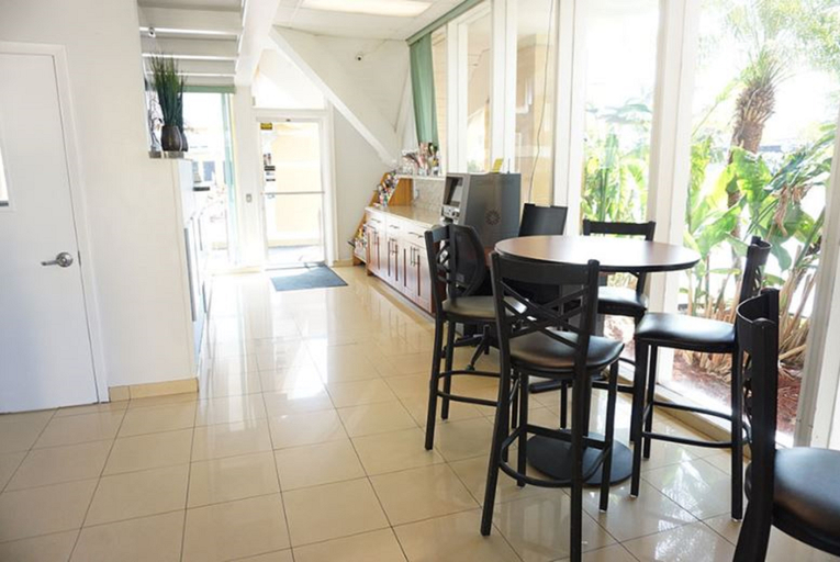 Public Area 2, Hollywood Gateway Inn, Broward