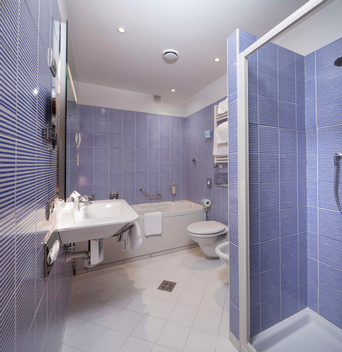 Bathroom 9