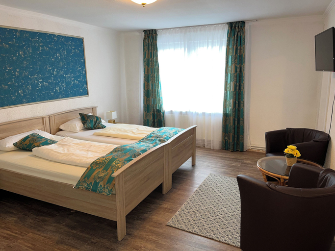 Bedroom 2, Sonnenstrand Hotel, Wesermarsch