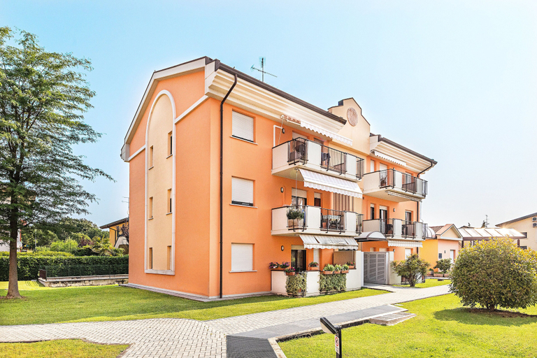 Exterior & Views 2, Le Primule F6 con piscina by Wonderful Italy, Brescia