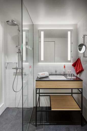 Bathroom 12
