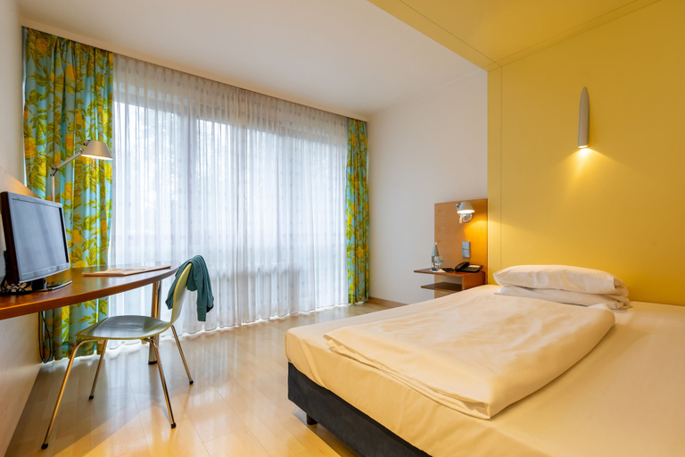 Bedroom 4, Raststättenhotel Baden-Baden, Baden-Baden