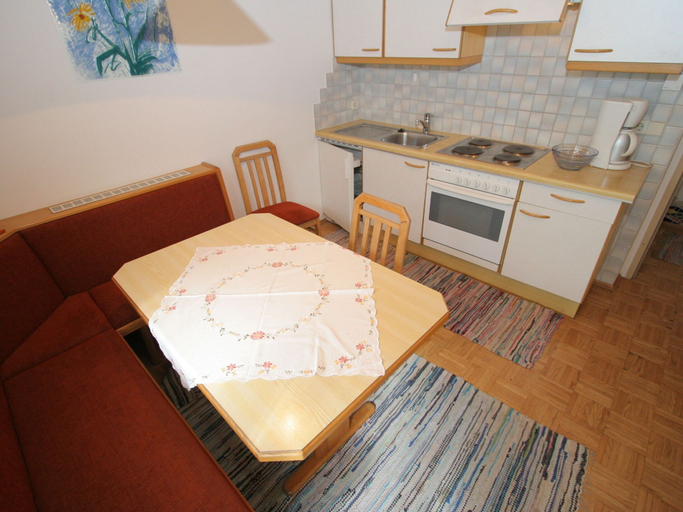 Others 4, Lovely Apartment in Tropolach With Sauna, Hermagor