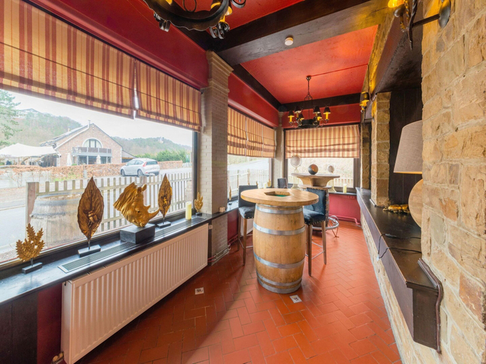 Food & Drinks 4, Luxury Chalet in Jalhay With Private Sauna, Liège
