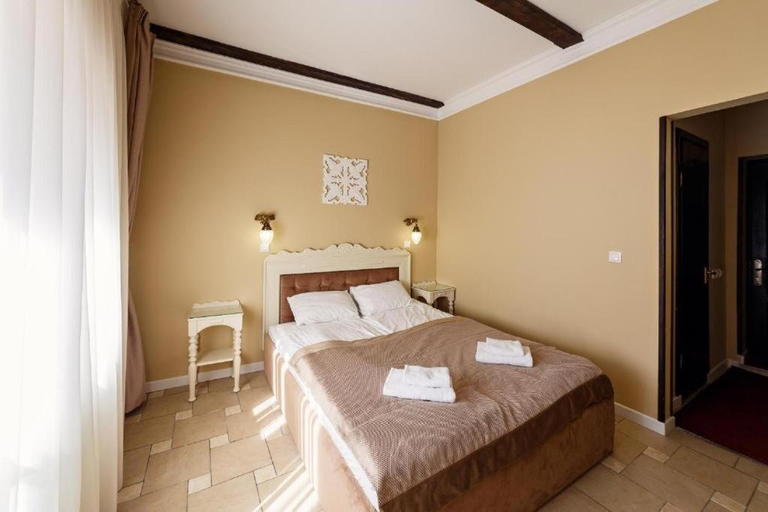 Bedroom 2, Patkovski Gold, Nadvirnians'kyi
