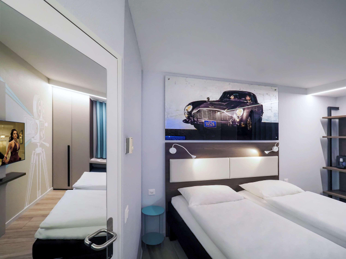 Bedroom 12