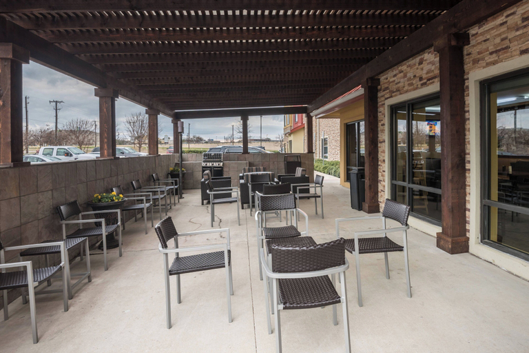 Food & Drinks 5, TownePlace Suites Dallas DeSoto, Dallas
