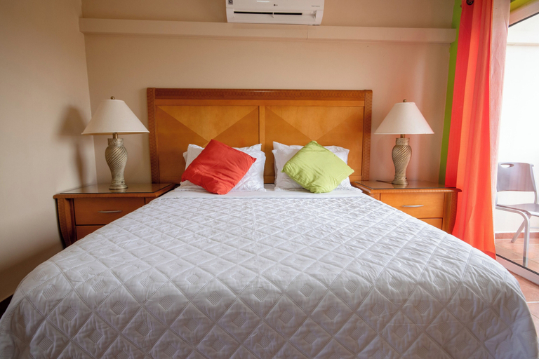 Bedroom 4, Punto di Oro Residences